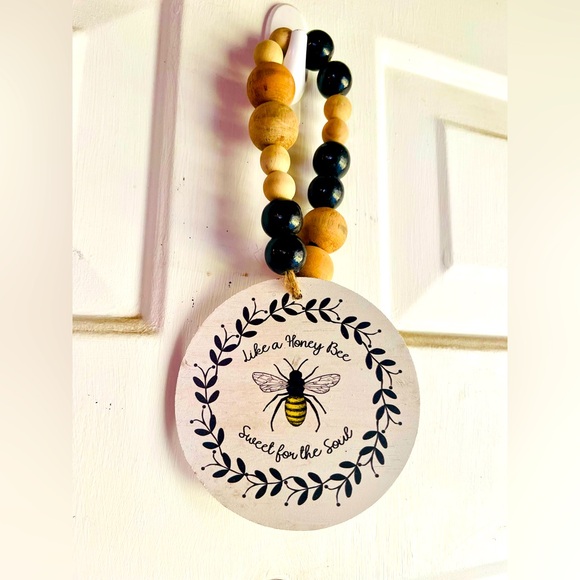 *Honey Bee Bead Hanger Sign - Picture 1 of 13